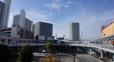 複数の交通機関でアクセス可能